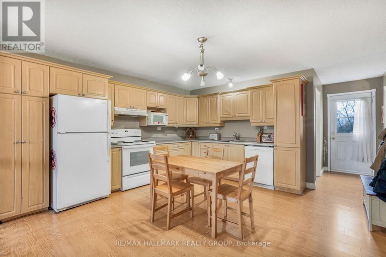 29152207/4837-county-road-14-road/east-hawkesbury-twp/hawkesbury/ontario/K0B1P0_5