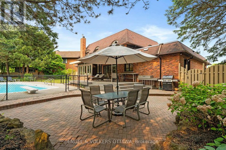 28648909/20-garand-place/urbandale-acres/ottawa/ontario/K1H8M1_39
