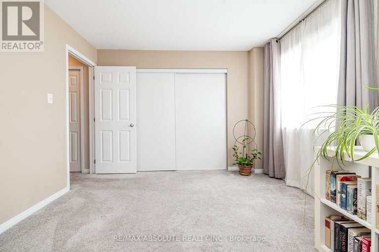 28472136/400-evenwood-private/stonebridge/ottawa/ontario/K2J0E5_21