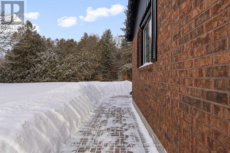 29301137/131-burns-drive/mcnabbraeside-twps/mcnabbraeside/ontario/K0A1G0_33