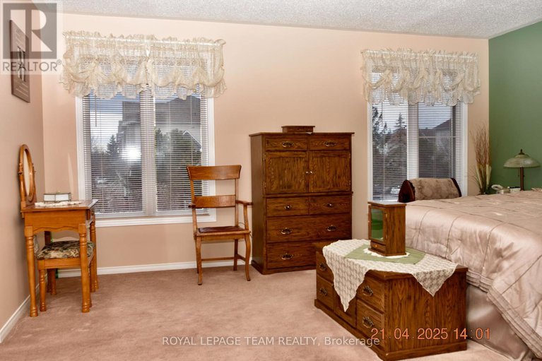 28186551/176-windhurst-drive/barrhaven-east/ottawa/ontario/K2G6J4_13