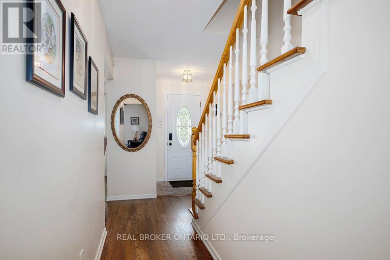 28522793/31-oakhurst-crescent/blackburn-hamlet/ottawa/ontario/K1B4A5_4