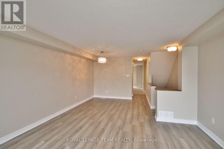 29418738/583a-chapman-mills-drive/strandherd/ottawa/ontario/K2J5T2_11