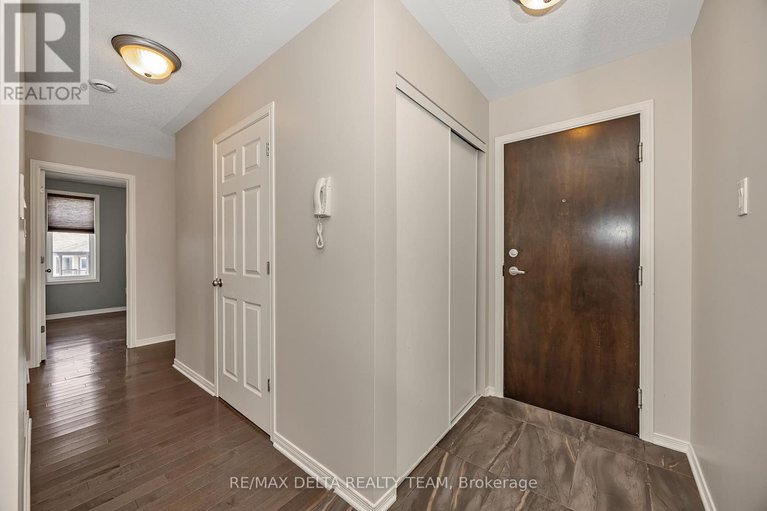 29437612/7-486-via-verona-avenue/longfields/ottawa/ontario/K2J6B3_4