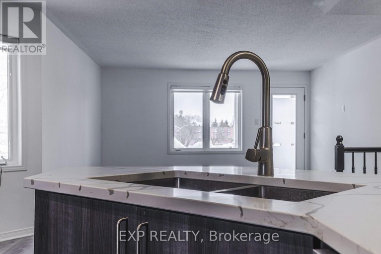 29226891/247-fir-lane/kemptville/north-grenville/ontario/K0G1J0_11