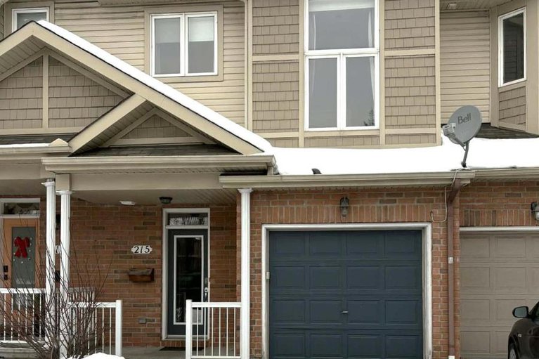 29058960/215-parkrose-private/chatelaine-village/ottawa/ontario/K4A0N8_1