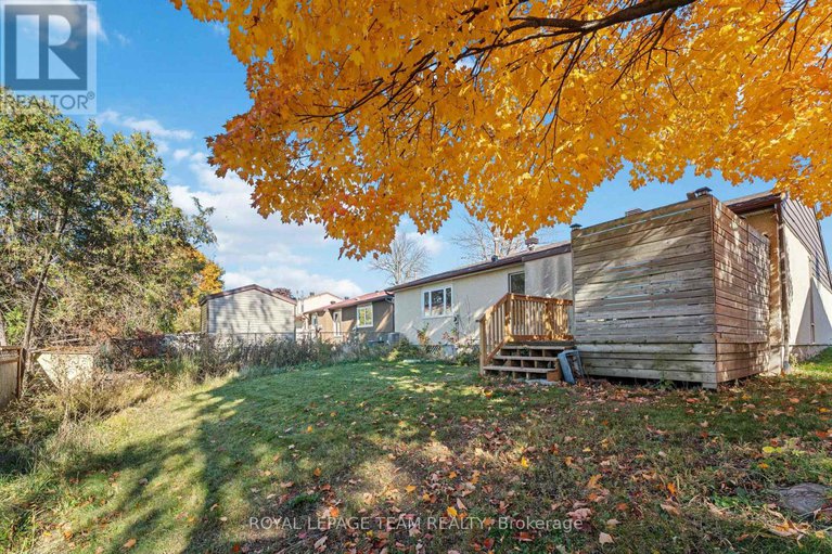 29038836/1094-alenmede-crescent/fairfield-heights/ottawa/ontario/K2B8H3_35