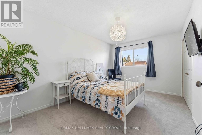 29596241/1091-burgundy-lane/convent-glen/ottawa/ontario/K1C2M9_23