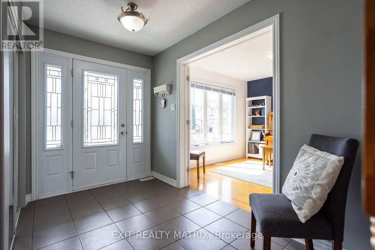 28492201/228-olde-towne-avenue/village-of-russell/russell/ontario/K4R0B3_4