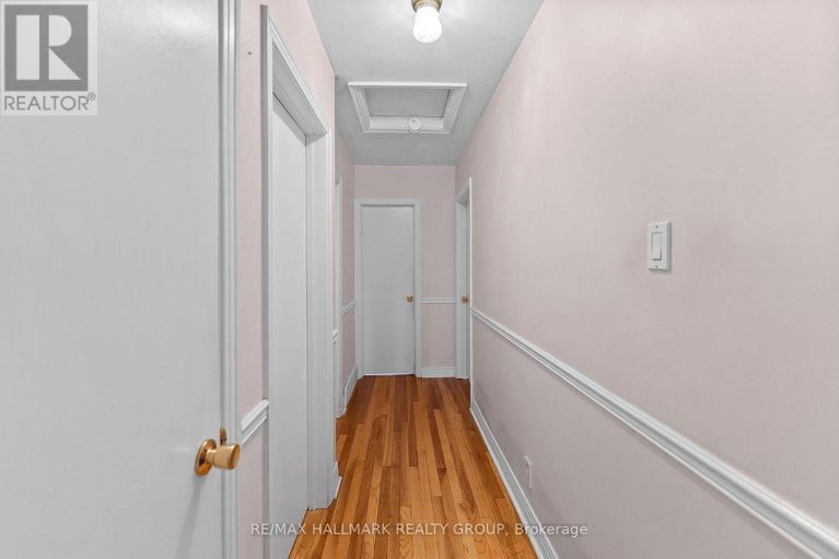 29657775/2075-neepawa-avenue/carlingwood/ottawa/ontario/K2A3L7_24