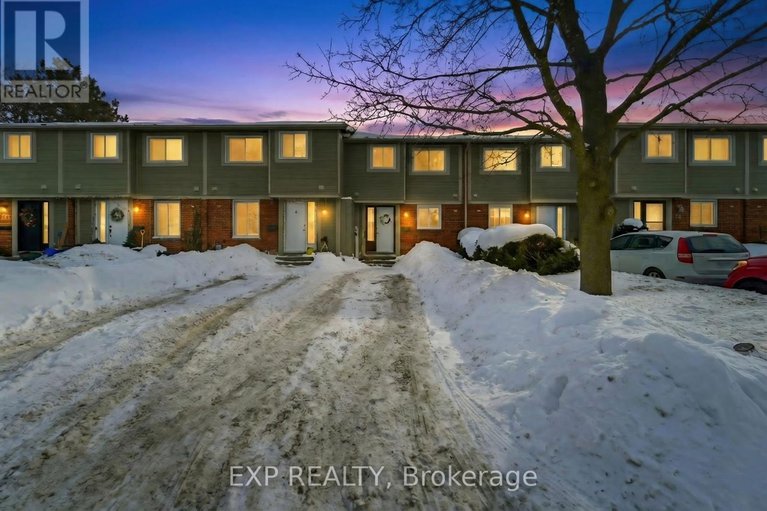 29366242/78-36-barrow-crescent/katimavik/ottawa/ontario/K2L2K1_1