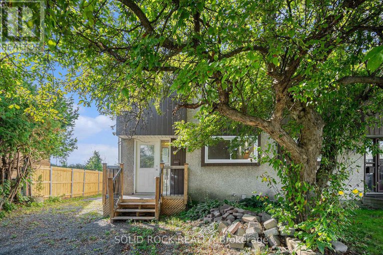 28813427/1432-leigh-crescent/carson-grove/ottawa/ontario/K1J8E4_3