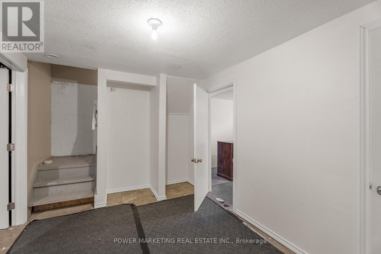 28515653/1280-bethamy-lane/beacon-hill-south/ottawa/ontario/K1J8P3_31