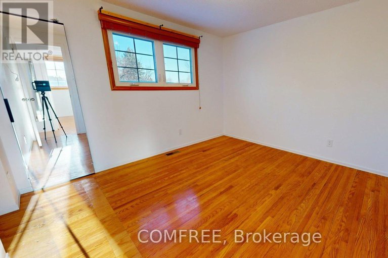 29409348/146-old-colony-road/glencairnhazeldean/ottawa/ontario/K2L1M4_16