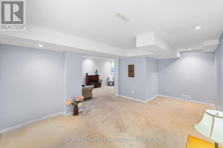 28475443/25-trump-avenue/central-park/ottawa/ontario/K2C4A7_35