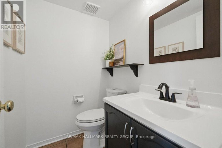 28376858/2083-sacramento-drive/fallingbrookgardenway-south/ottawa/ontario/K4A3L2_14