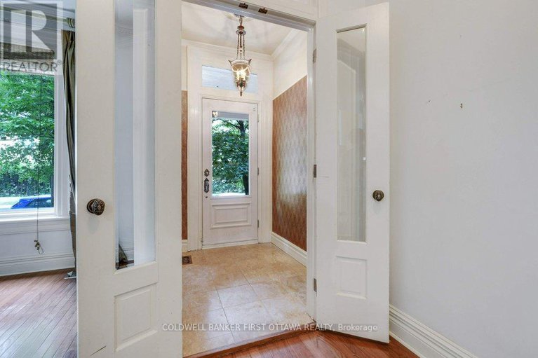 28976425/543-besserer-street/sandy-hill/ottawa/ontario/K1N6C6_3
