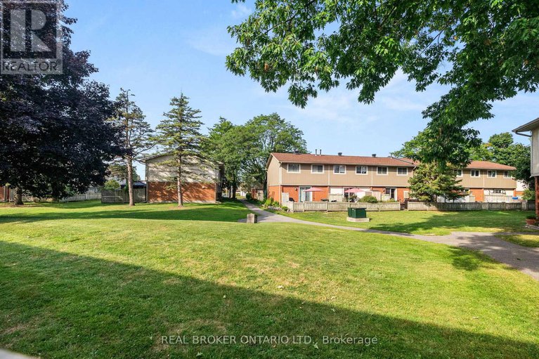 28983719/a-3911-old-richmond-road/arbeatha-park/ottawa/ontario/K2H8T9_35