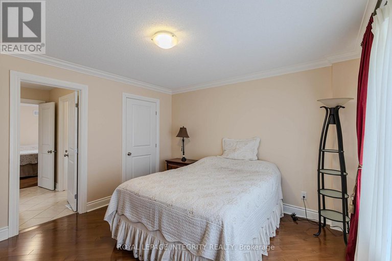 28715997/313-eckerson-avenue/stittsville-south/ottawa/ontario/K2S0K8_38