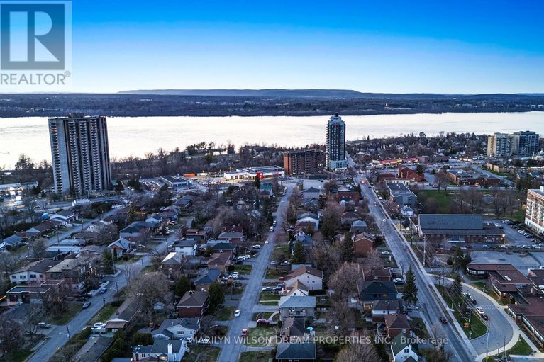 29669053/243-compton-avenue/woodroffe/ottawa/ontario/K2B5A8_37