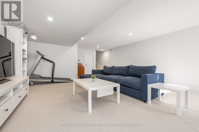 29405995/2260-copperhead-street/mer-bleuebradley-estatesanderson-park/ottawa/ontario/K1W4W6_44