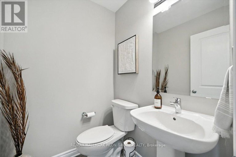 28840776/381-gerry-lalonde-drive/avalon-west/ottawa/ontario/K4A0X2_11