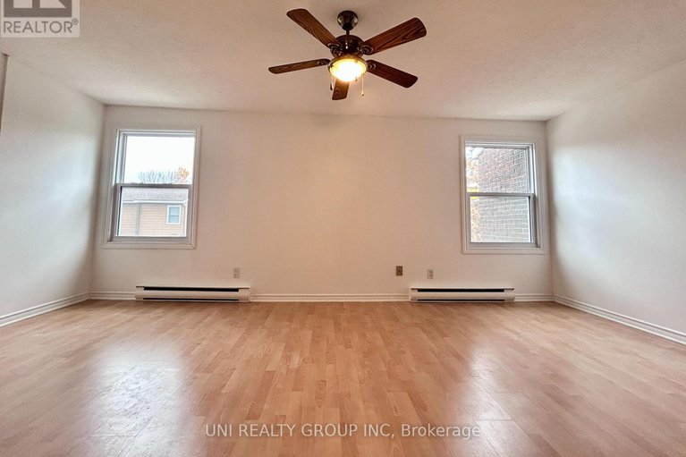 29032886/2064-eric-crescent/pineview/ottawa/ontario/K1B4P4_28