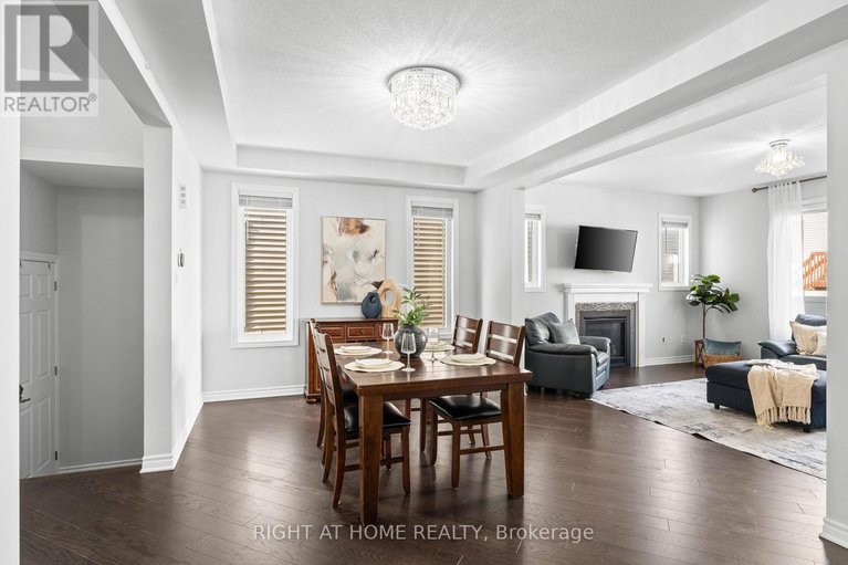 29253756/1131-apolune-street/half-moon-bay/ottawa/ontario/K2J6N8_9