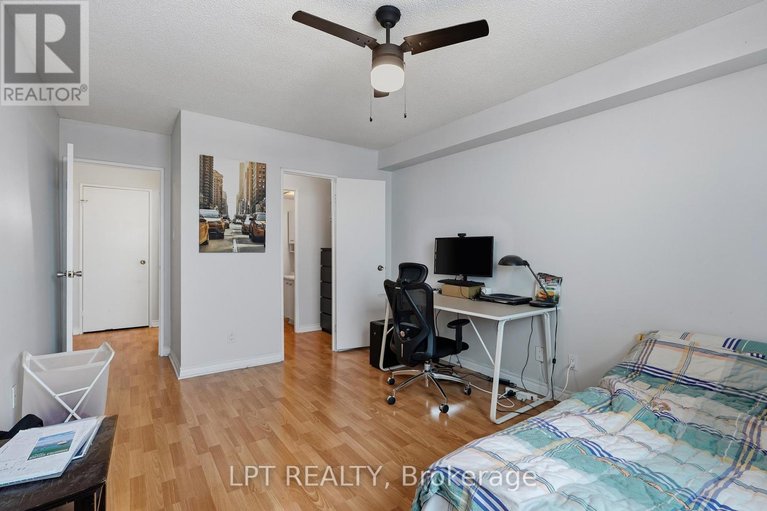 29350821/1112-555-brittany-drive/viscount-alexander-park/ottawa/ontario/K1K4C5_19