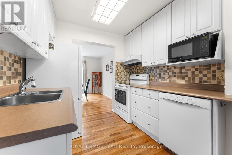 28234836/107-melanie-crescent/glencairnhazeldean/ottawa/ontario/K2L2E4_27