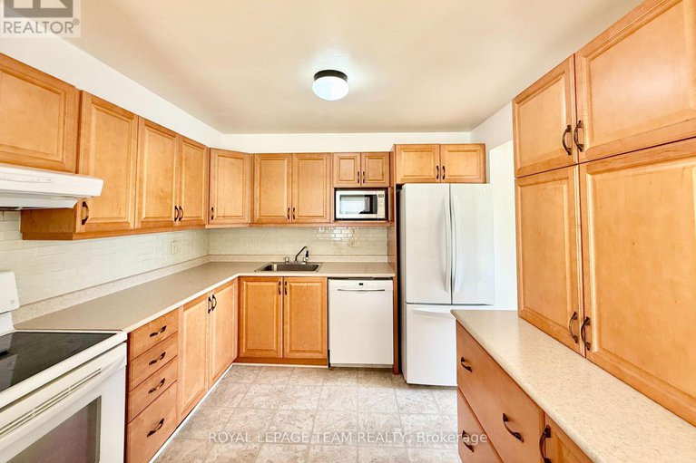 28744295/a-14-castlebrook-lane/centrepointe/ottawa/ontario/K2G5G4_10