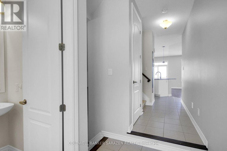 28401645/438-meadowbreeze-drive/emerald-meadowstrailwest/ottawa/ontario/K2M2T6_4