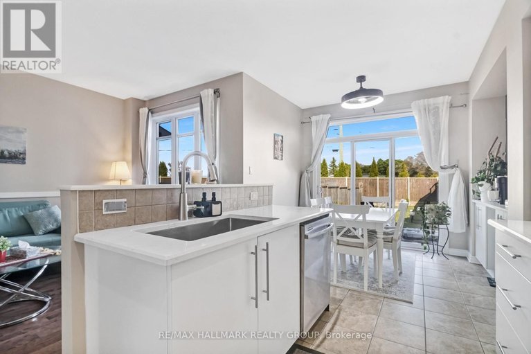 29654933/1998-pennyroyal-crescent/notting-hillsummerside/ottawa/ontario/K4A0S7_14