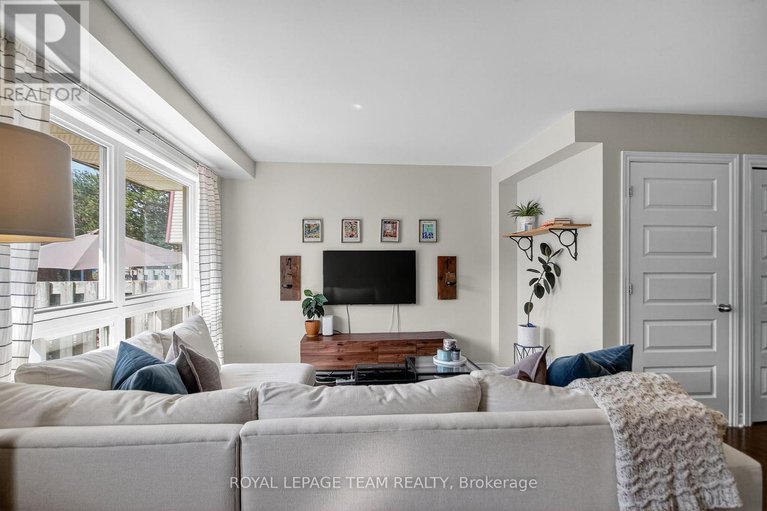 28916021/1e-seyton-drive/westcliffe-estates/ottawa/ontario/K2H8Y5_8