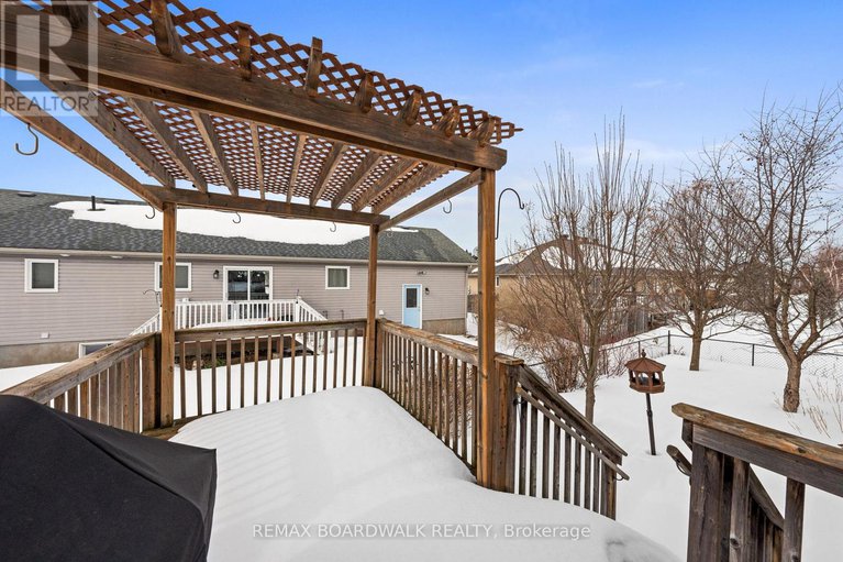 29430722/110-templeton-court/kemptville/north-grenville/ontario/K0G1J0_27