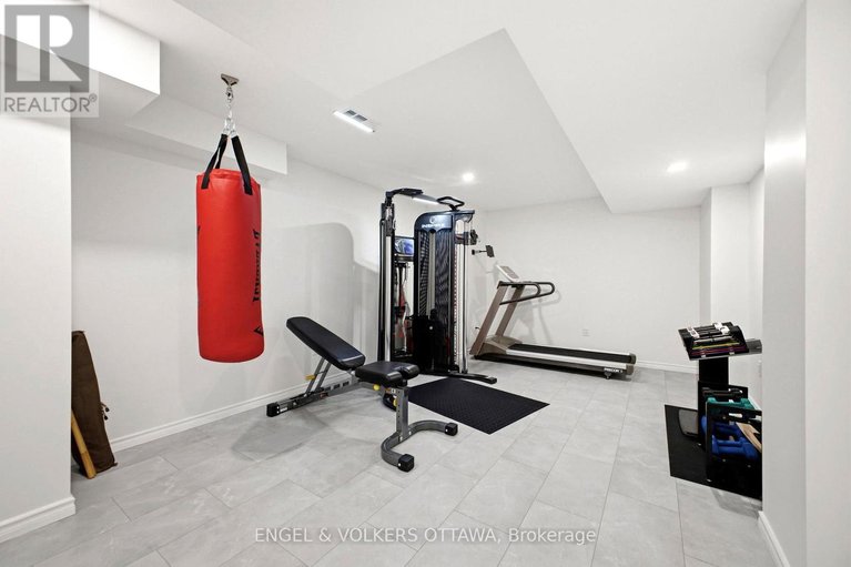 29515516/252-rue-des-soldats-riendeau-street/half-moon-bay/ottawa/ontario/K2J5Z4_40