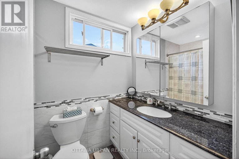 29002316/7986-decarie-drive/orleans-wood/ottawa/ontario/K1C2C4_30