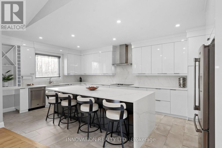 28471755/651-ballycastle-crescent/riverside-south/ottawa/ontario/K1X0A3_17