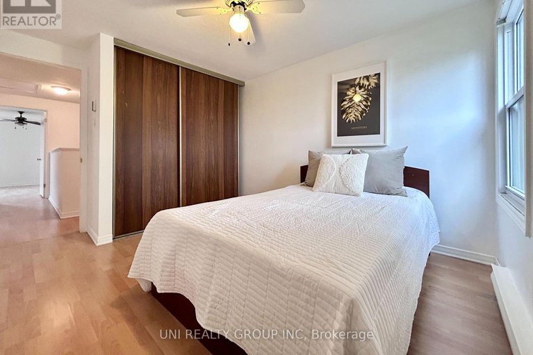 29032886/2064-eric-crescent/pineview/ottawa/ontario/K1B4P4_30