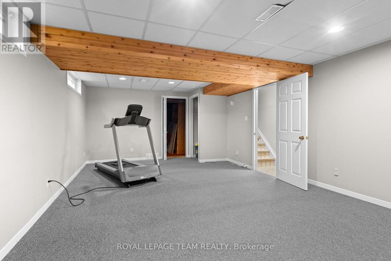 28918556/24-hyannis-avenue/cedargrovefraserdale/ottawa/ontario/K2J2W8_29