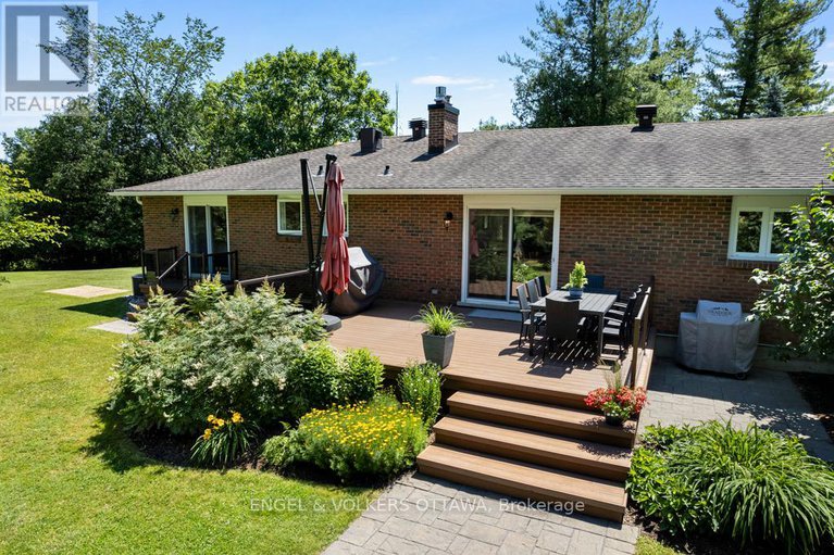 28654759/656-spruce-ridge-road/huntley-ward-south-west/ottawa/ontario/K0A1L0_44