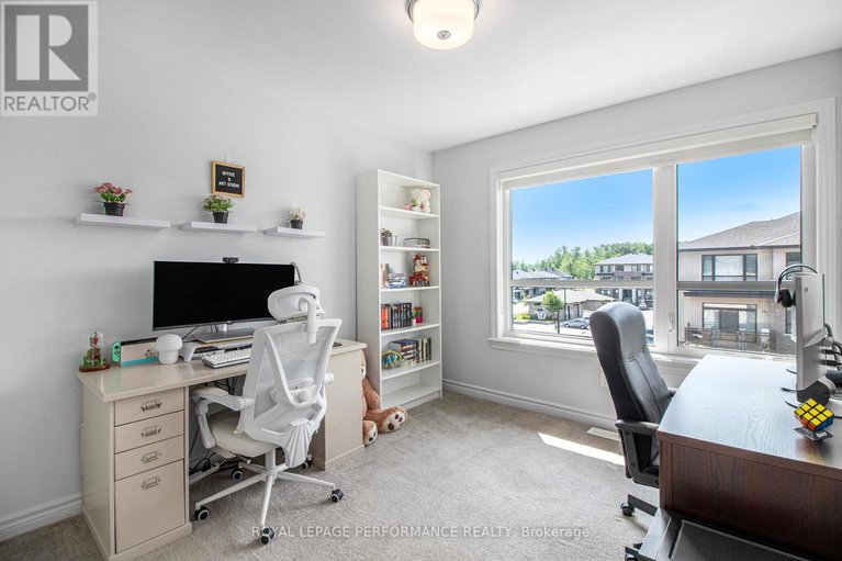 28674335/84-carabiner-private/mer-bleuebradley-estatesanderson-park/ottawa/ontario/K1W0L7_14