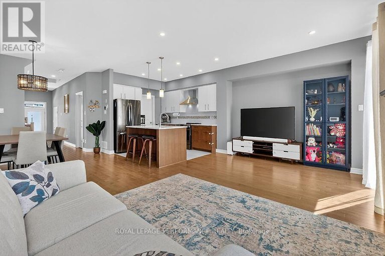 29557576/790-cairn-crescent/mer-bleuebradley-estatesanderson-park/ottawa/ontario/K1W0P7_10