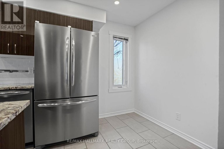 29632598/504-canotia-place/fallingbrookpineridge/ottawa/ontario/K4A2J3_11