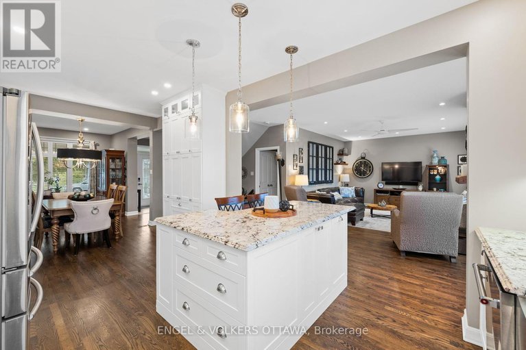 28926849/511-erinwoods-circle/stonebridge/ottawa/ontario/K2J5M5_11
