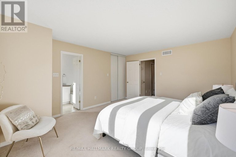 29080800/204-greenridge-street/chapel-hill/ottawa/ontario/K1C7R3_20