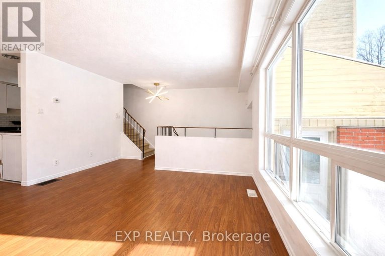 29445569/11c-sonnet-crescent/westcliffe-estates/ottawa/ontario/K2H8W8_11