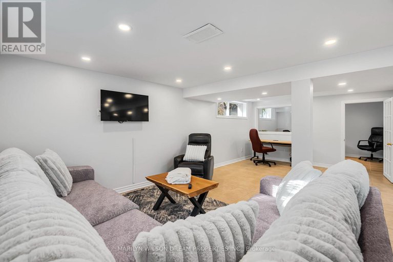 28155106/446-thessaly-circle/alta-vistafaircrest-heights/ottawa/ontario/K1H5W5_31