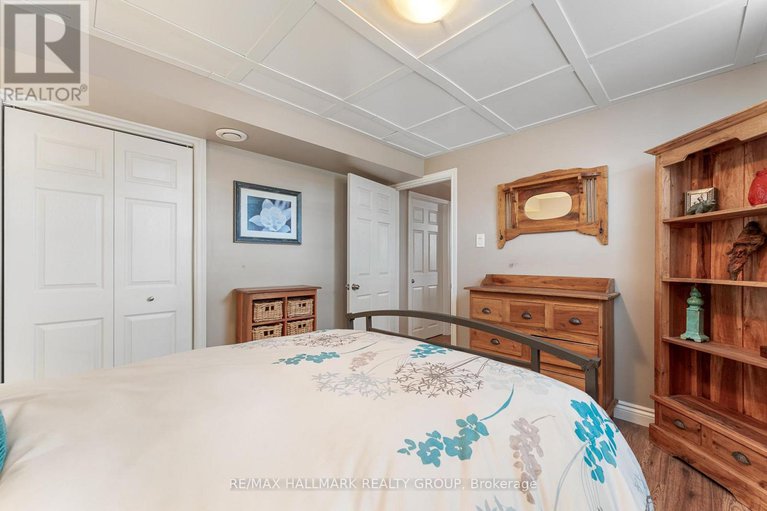 28460424/182-felicity-crescent/mer-bleuebradley-estatesanderson-park/ottawa/ontario/K1W0C2_39