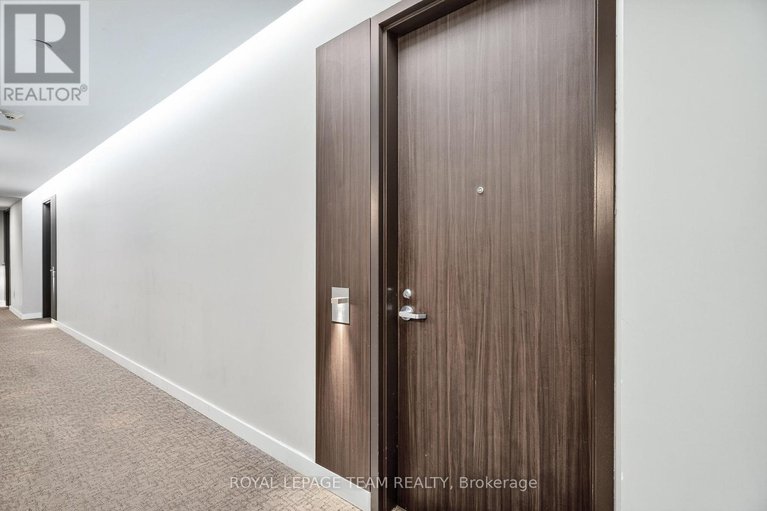 29380888/1111-111-champagne-avenue-s/west-centre-town/ottawa/ontario/K1S5V3_16